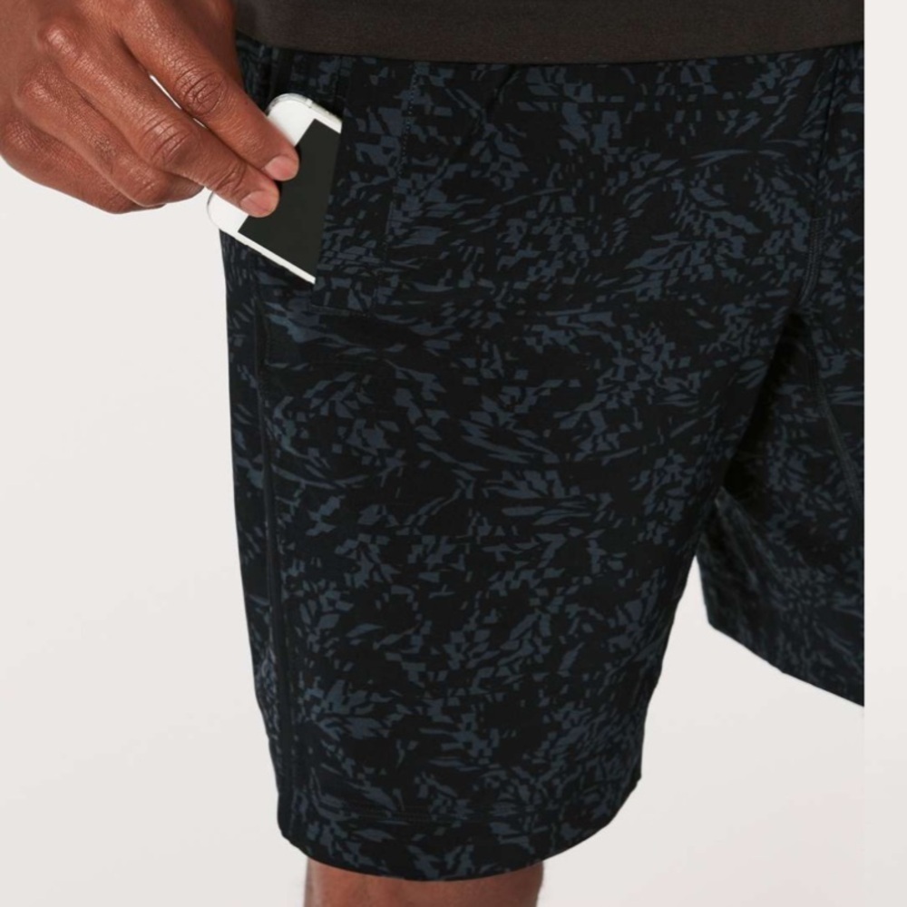 Lululemon Pace Breaker Short 9" Transmission Darkside Black - Picture 2 of 12